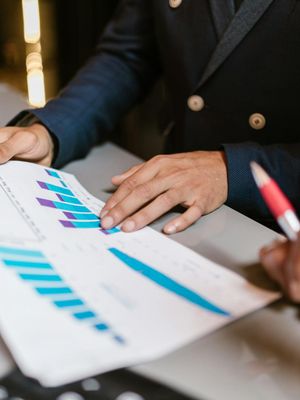 Investment calculation dashboard with real-time data